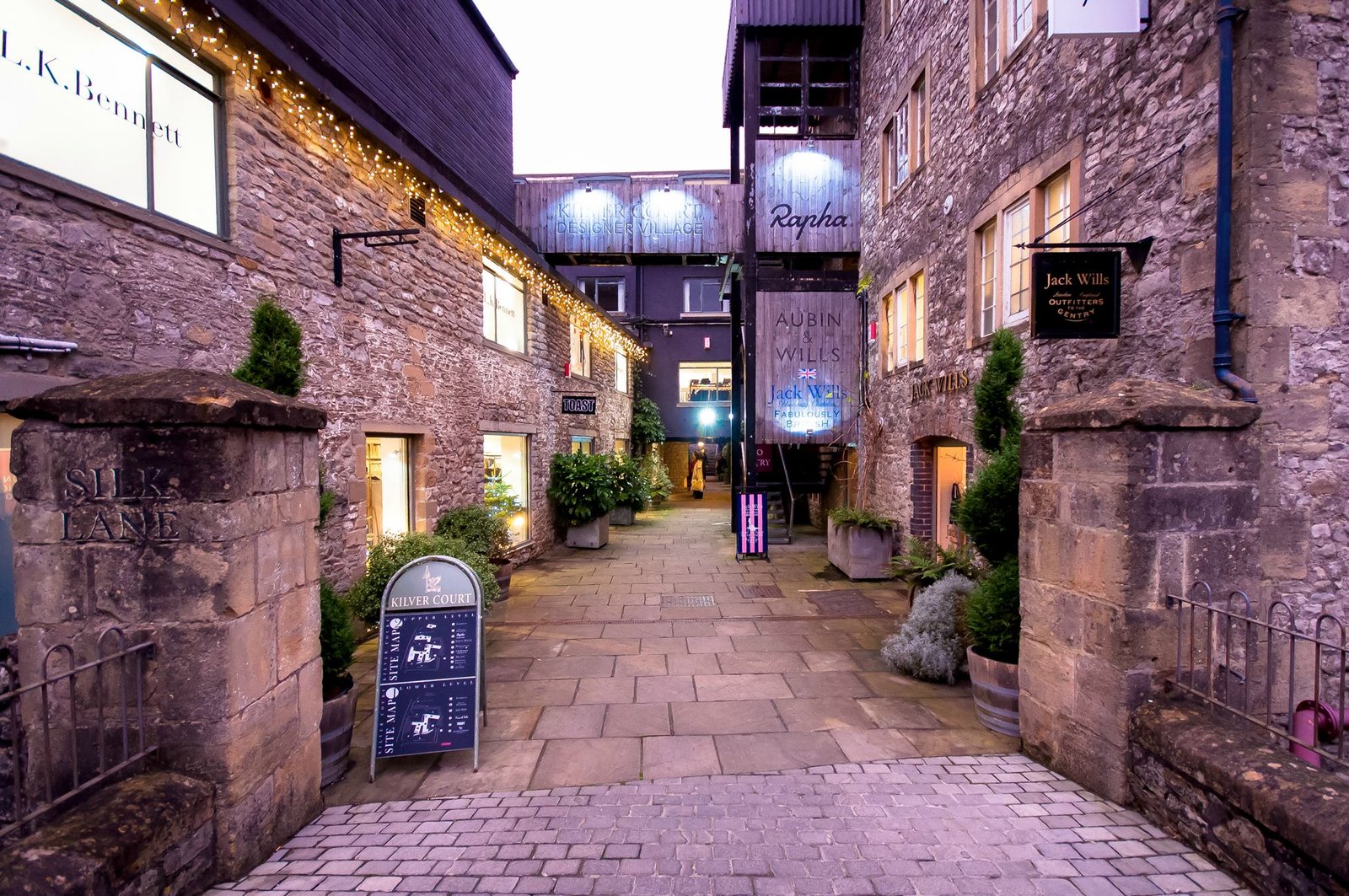 Kilver Court Designer Village - iVisit